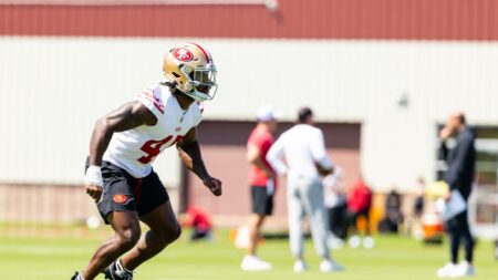 49ers LB Nick Martin suffered fractured thumb, should be OK for camp