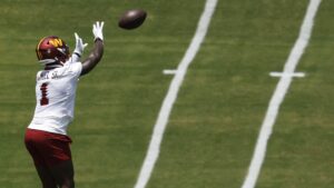 Deebo Samuel’s speed is impressing Commanders coach Dan Quinn
