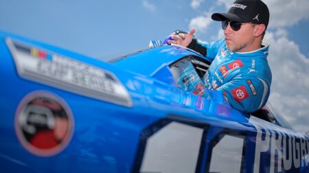 Pocono starting lineup: Denny Hamlin becomes oldest Cup pole winner since 2017