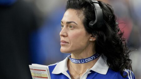 Carlie Irsay-Gordon explains her habit of wearing a headset during games
