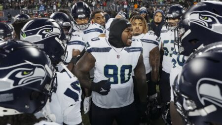 Seahawks defenders want to “put the team on our back”
