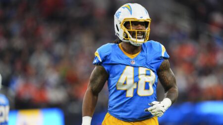 Chargers sign Bud Dupree to one-year extension