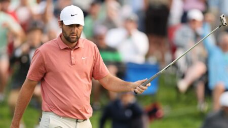 Defending champ Scottie Scheffler grabs 54-hole lead at Memorial