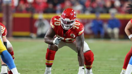 Rams agree to terms with free agent OT D.J. Humphries