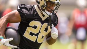 Saints to waive RB Xazavian Valladay