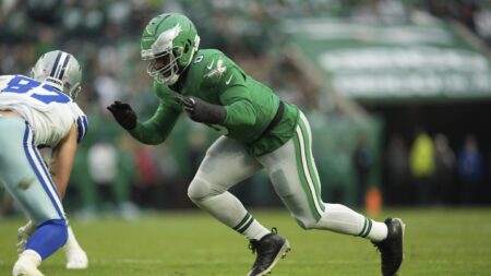 Bryce Huff passes physical; Trent Taylor lands on IR