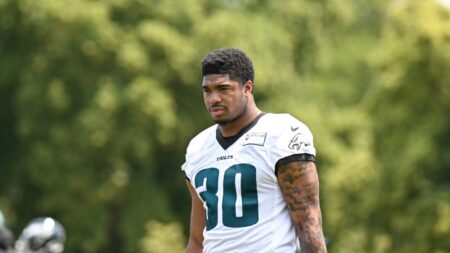 Eagles agree to terms with first-rounder Jihaad Campbell