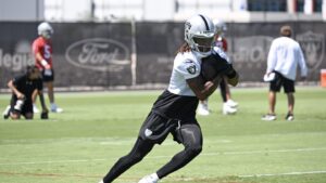 Chip Kelly: Not many humans have size and speed like Raiders rookie WR Dont’e Thornton
