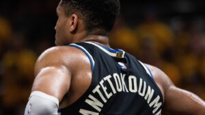 NBA Trade Rumors Roundup: Interest between Antetokounmpo and Raptors, Pistons looking at bigs Reid, Turner