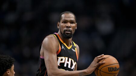 NBA Trade Rumors Roundup: Latest Kevin Durant trade rumors, Lakers search for center, more
