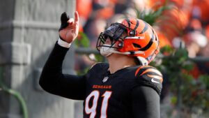 Report: Bengals, Trey Hendrickson resume communication as he seeks contract extension