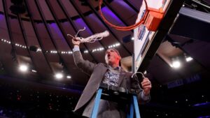 Why UConn’s Dan Hurley might be interested in the Knicks’ coaching job a year after turning down the Lakers