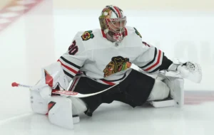 Blackhawks Young Goalie Continues To Get Praise