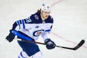 Former Winnipeg Defenceman Announces Retirement At Young Age