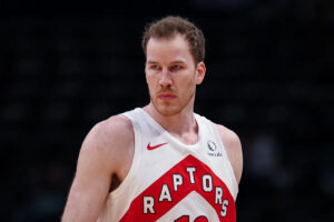 Raptors C Jakob Poeltl reportedly agrees to 4M extension to remain in Toronto