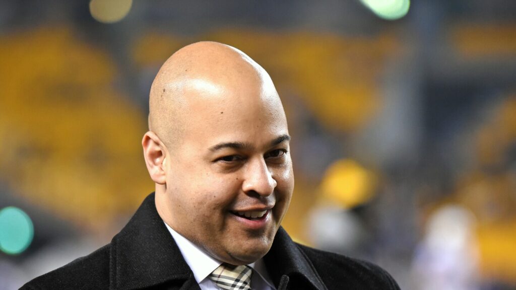 Steelers sign G.M. Omar Khan to three-year extension