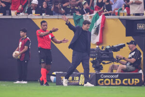 ‘They hate us’: Mauricio Pochettino, Chris Richards blast ‘embarrassing’ refereeing in USMNT’s loss to Mexico