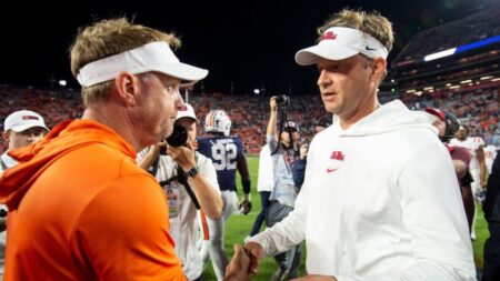 Lane Kiffin takes swing at Hugh Freeze’s golf game as Auburn’s recruiting woes continue
