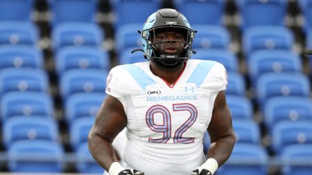Cardinals sign UFL DL Kyon Barrs