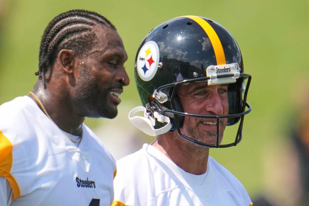 From route cues to toilet flushing, Aaron Rodgers and DK Metcalf are getting to know each other quickly at Steelers camp