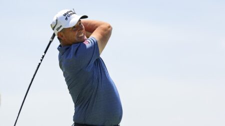 Padraig Harrington shoots bogey-free 66 to take one-shot lead at Senior Open