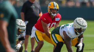 Elgton Jenkins focused on becoming a “great” center rather than his contract