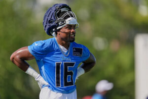 Titans WR Treylon Burks reportedly suffers fractured collarbone, expected to miss start of regular season