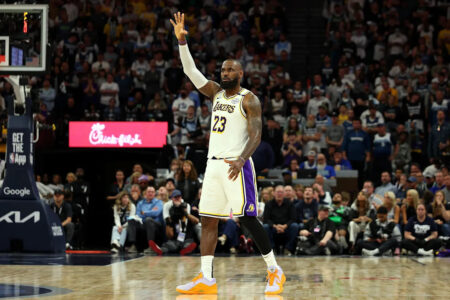 LeBron James reportedly hasn’t had buyout or trade talks with Lakers, is expected to report to training camp
