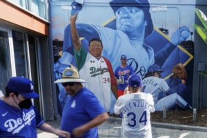 New mural at Dodger Stadium honors Fernando Valenzuela