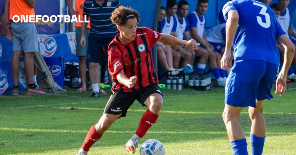 Barcelona snap up 18-year-old midfielder