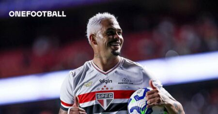 📹 Olé, boos for Dorival as São Paulo ease pressure v Corinthians