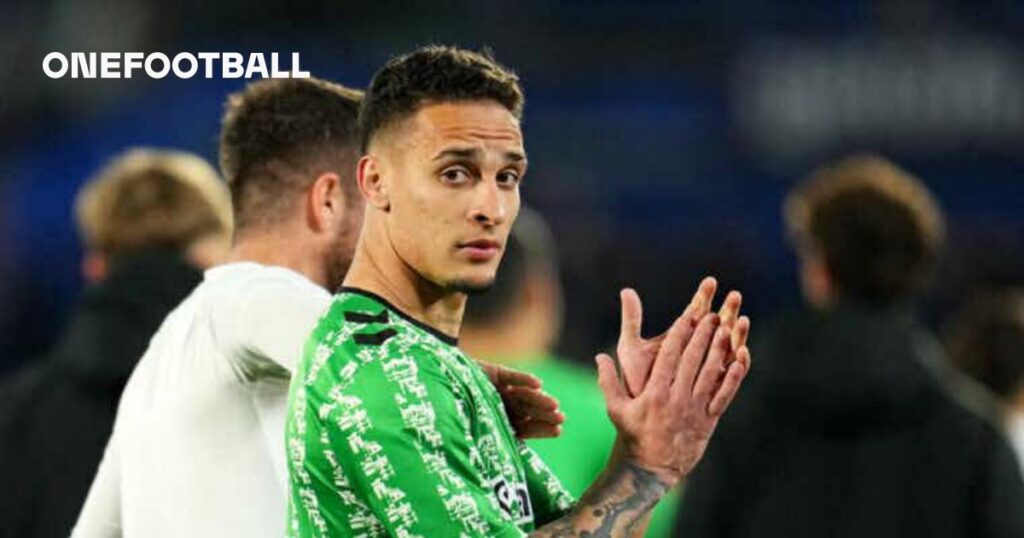 Al-Nassr submit offer to sign Manchester United’s Antony