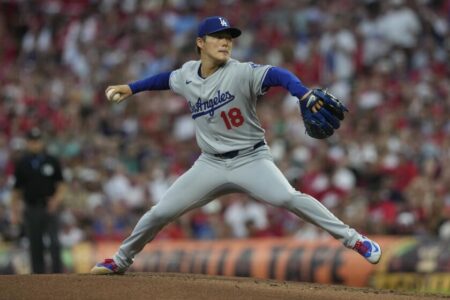 Yoshinobu Yamamoto delivers a pitching master class in Dodgers’ win over Reds