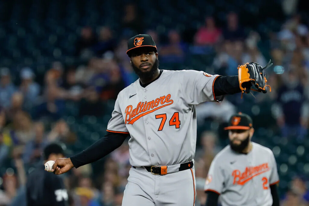 Orioles closer Félix Bautista, a likely MLB trade deadline target, goes on IL with right shoulder discomfort