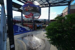 Shaikin: Live from Atlanta: The next front in the war between MLB owners and players