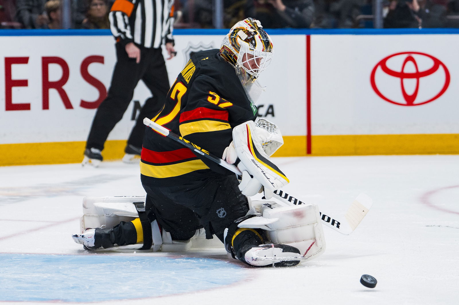 Kevin Lankinen (Bob Frid-Imagn Images)