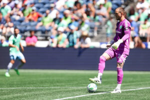 Sounders goalkeeper Stefan Frei taken off in ambulance after collision, head injury vs. Columbus