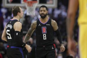 Ex-Clipper Marcus Morris Sr. arrested on fraud charge. Brother, agent say matter has been overblown