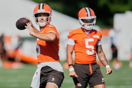 Joe Flacco on Kenny Pickett’s injury as quarterback race continues: ‘You don’t want to see something like that’