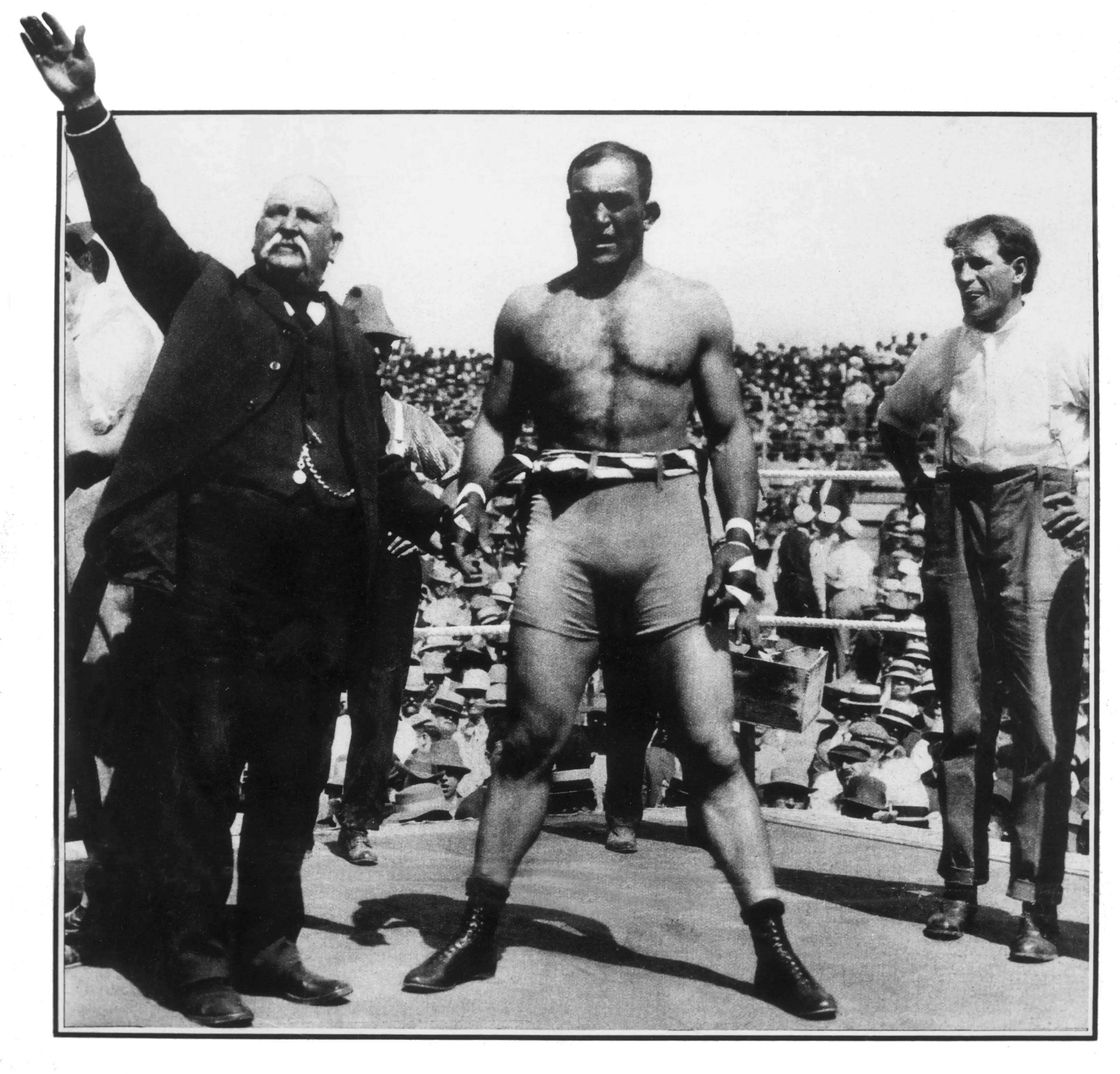 circa 1910: James J Jeffries of the USA in the ring before his world heavyweight title fight against Jack Johnson in Reno, Nevada. Jeffries was knocked out in the 10th round and Johnson retained the title until 1915. (Photo by Hulton Archive/Getty Images)