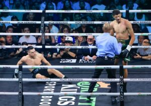 Fundora batters Tszyu to retain WBC superwelter crown