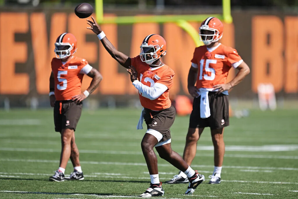 Browns coach Kevin Stefanski wants a decision ‘sooner than later’ as rookies Dillon Gabriel, Shedeur Sanders compete with vets at QB