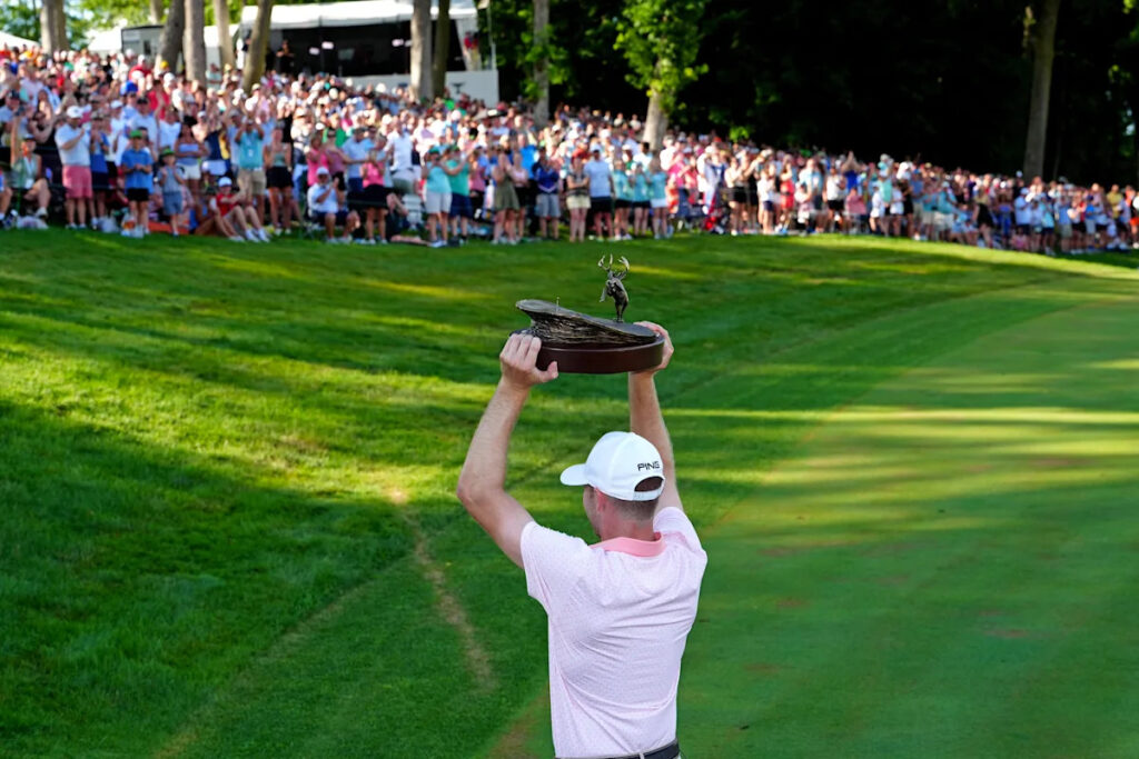 Monday Leaderboard: Score one for the short guys