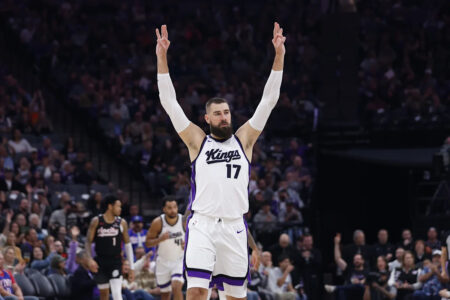 Nuggets acquire Jonas Valanciunas in trade with Kings for Dario Saric: Report