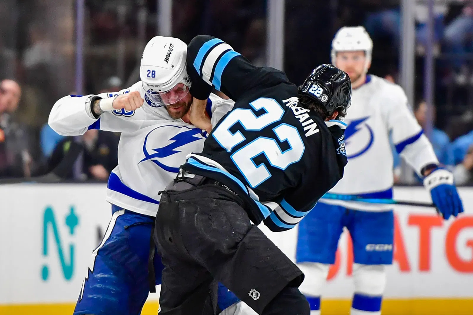 Penguins' Potential Trade Target Signs Extension With Utah