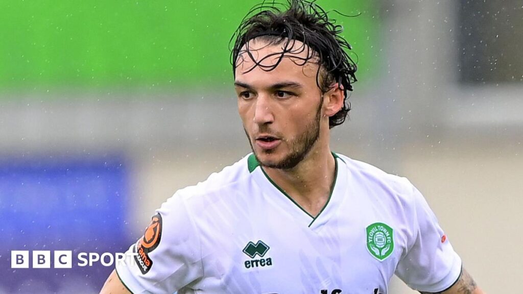 Sonny Blu Lo-Everton: Torquay United sign free agent midfielder