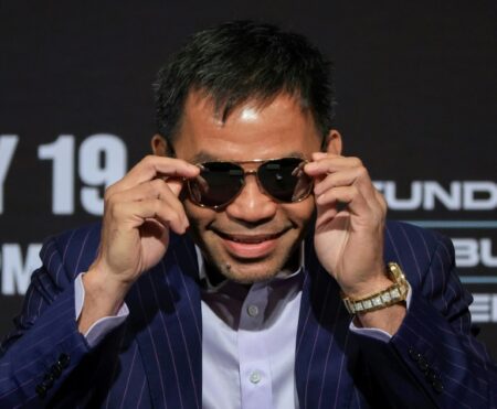 Pacquiao, Barrios make weights for Vegas showdown