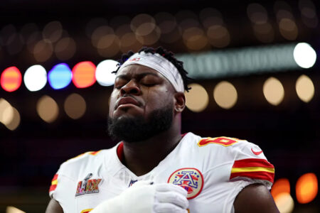 Trey Smith agrees to 4-year,  million extension with Chiefs to become highest-paid guard in NFL: Reports