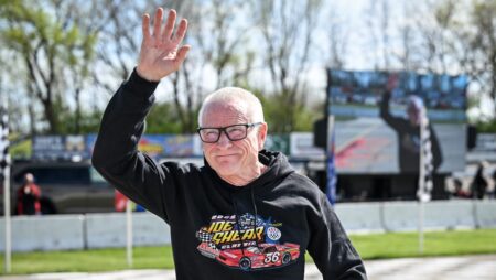 If NASCAR championship needs retrofit, Mark Martin will hammer it home
