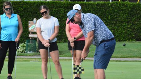 Indian River’s Jon Micoff holds women’s golf clinic in Cheboygan